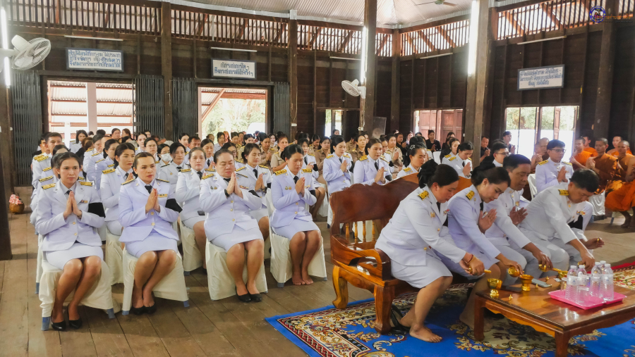 ✨️วันที่สองของพิธีบำเพ็ญกุศลสวดพระอภิธรรม อุทิศถวายพระราชกุศลแด่ สมเด็จพระนางเจ้าสิริกิติ์ พระบรมราชินีนาถ พระบรมราชชนนีพันปีหลวง
