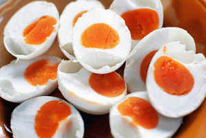 &quot;ไข่เค็มแต่ไม่เค็ม จากอ่างศิลา เมืองพิบูล&quot; Srila Salf Egg S วิสาหกิจชุมชนไข่เค็มตำบลอ่างศิลา อำเภอพิบูลมังสาหาร จังหวัดอุบลราชธานี เลือกสินค้าคุณภาพดีจากชุมชนตามชอบ