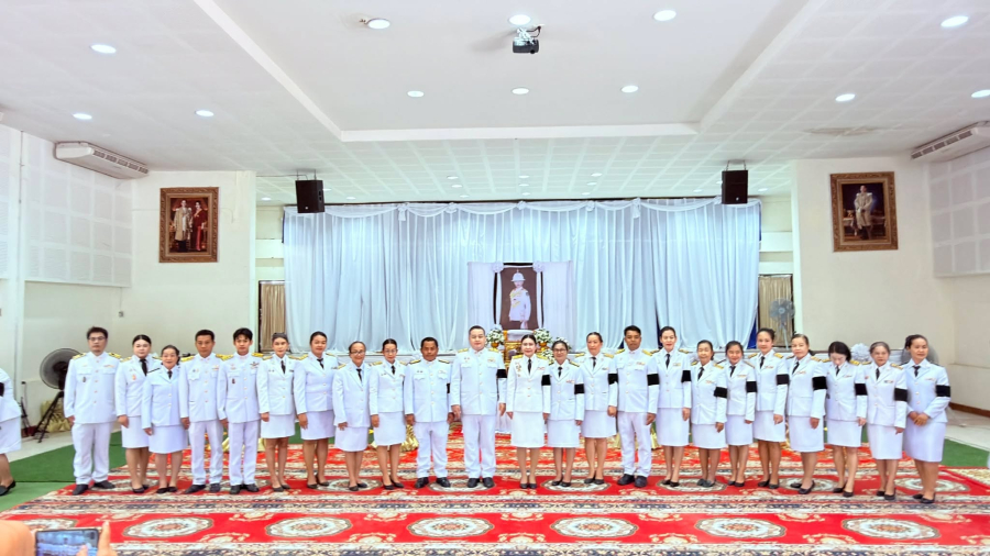 ร่วมพิธีถวายน้ำสรงพระบรมศพและพิธีลงนามถวายอาลัย เบื้องหน้าพระฉายาลักษณ์ สมเด็จพระเจ้าลูกเธอ เจ้าฟ้าพัชรกิติยาภา นเรนทิราเทพยวดี กรมหลวงราชสาริณีสิริพัชร มหาวัชรราชธิดา