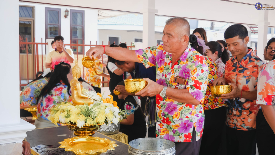 ✨️ร่วมพิธีรดน้ำดำหัวขอพรนายอำเภอพิบูลมังสาหาร  ‼️