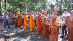 ✨️งานประเพณีตักบาตรเทโวโรหณะวัดศรีนวล 2568