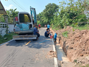 ⚠️ขออภัยในความสะดวก ต้องปิดน้ำประปาชั่วคราวและ⚠️  โปรดระมัดระวังในการสัญจรไปมา‼️เครื่องจักรกำลังทำงาน  ? ‼️